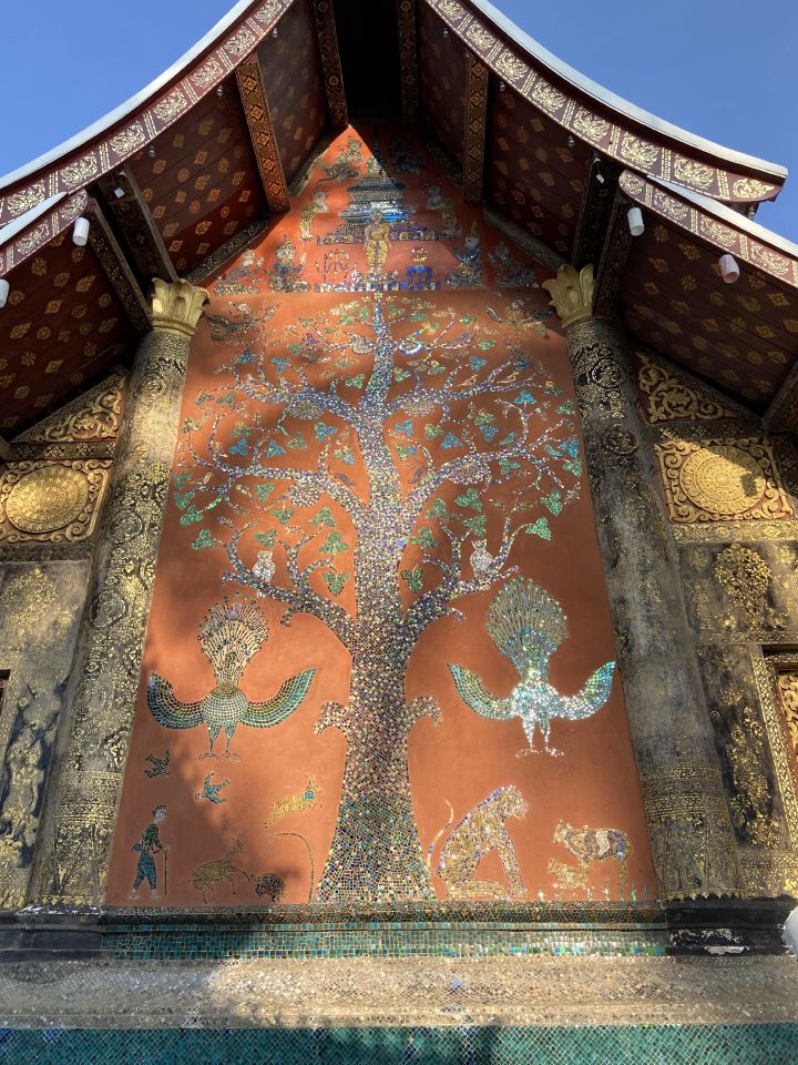 琅勃拉邦香通寺的琉璃凤凰 laos